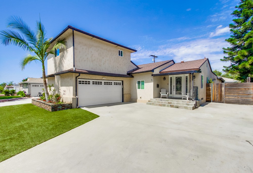 Virtual tour photo 5 of 64 for 5576 Elgin Ave