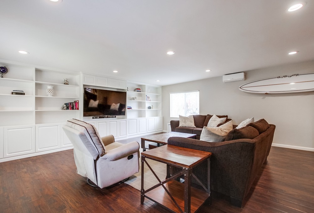 Virtual tour photo 11 of 64 for 5576 Elgin Ave