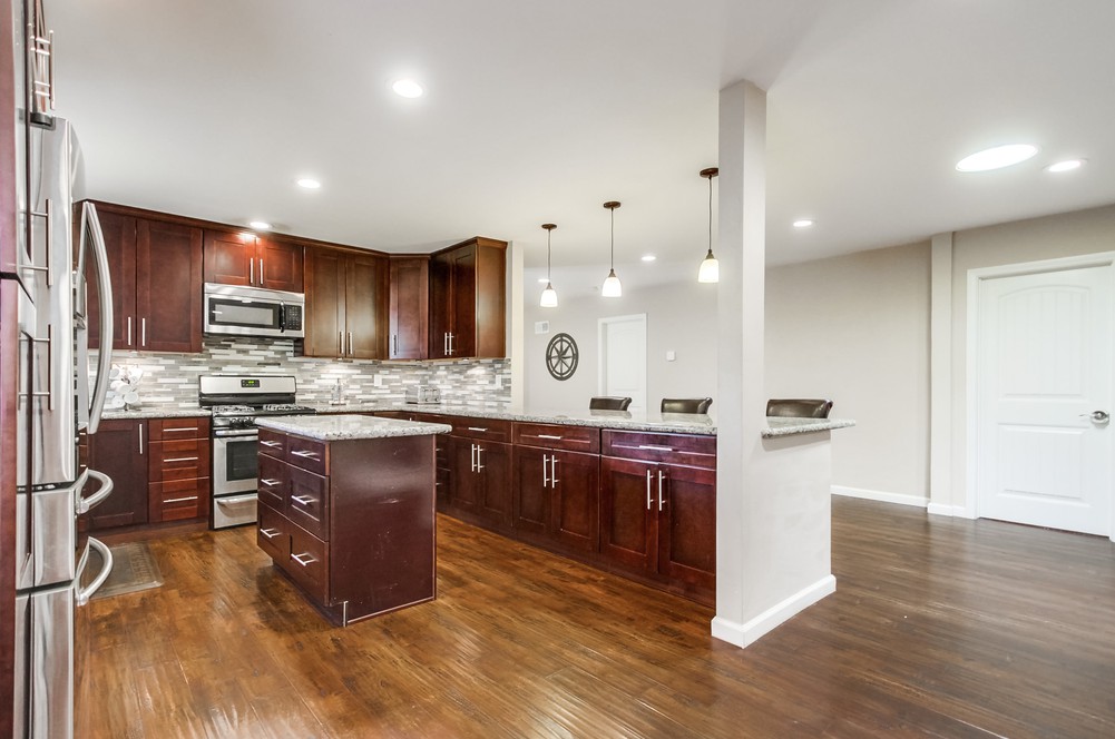 Virtual tour photo 23 of 64 for 5576 Elgin Ave