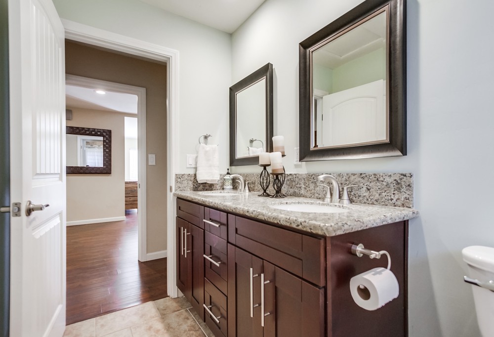 Virtual tour photo 31 of 64 for 5576 Elgin Ave