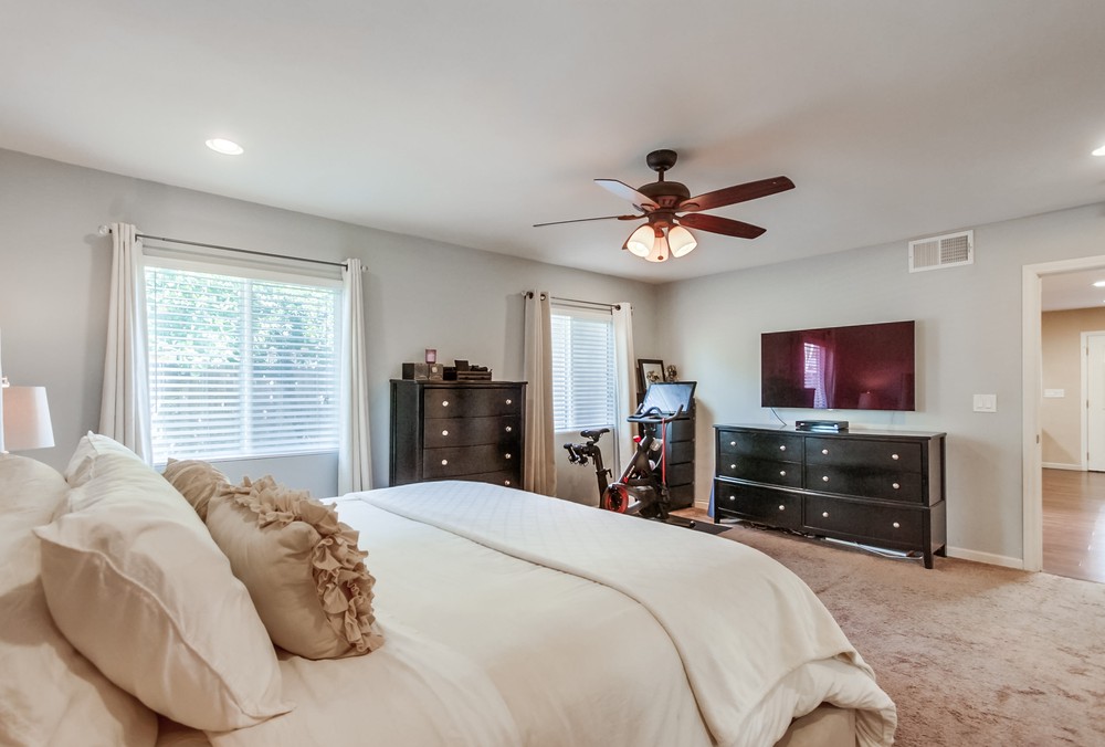 Virtual tour photo 34 of 64 for 5576 Elgin Ave