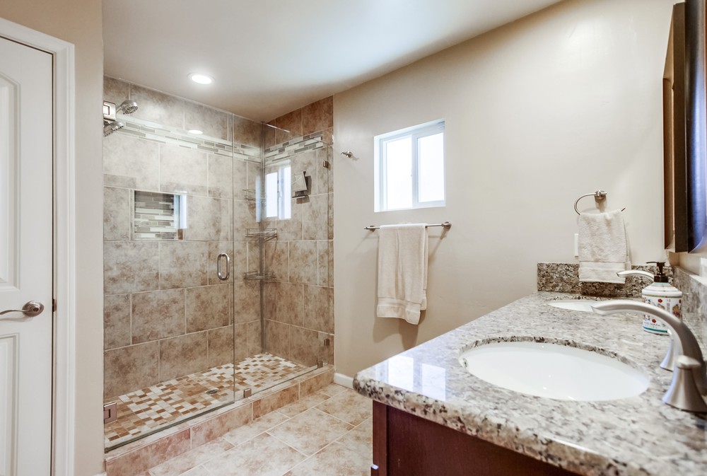 Virtual tour photo 37 of 64 for 5576 Elgin Ave