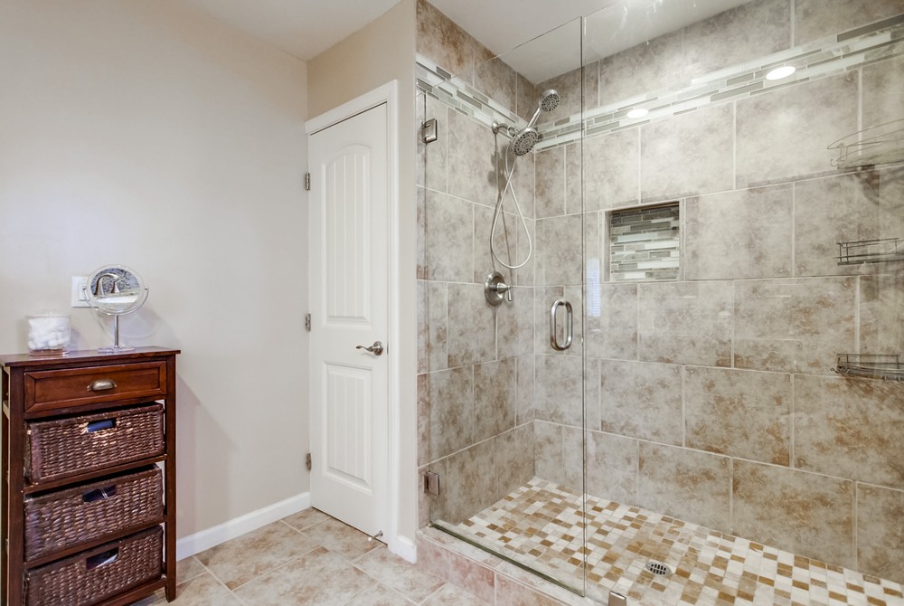Virtual tour photo 38 of 64 for 5576 Elgin Ave