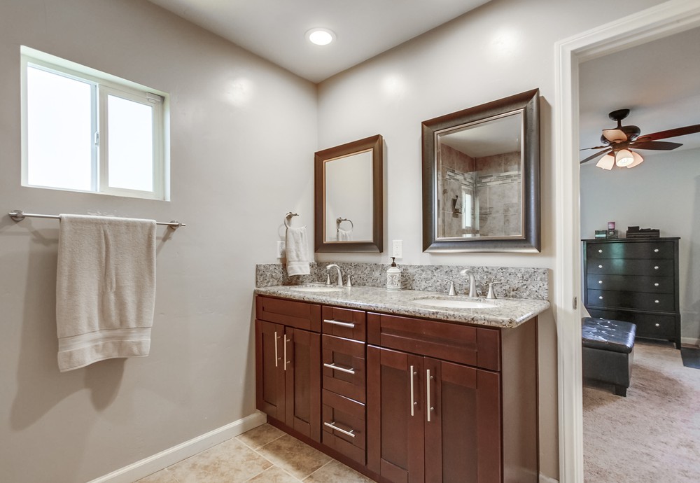 Virtual tour photo 40 of 64 for 5576 Elgin Ave