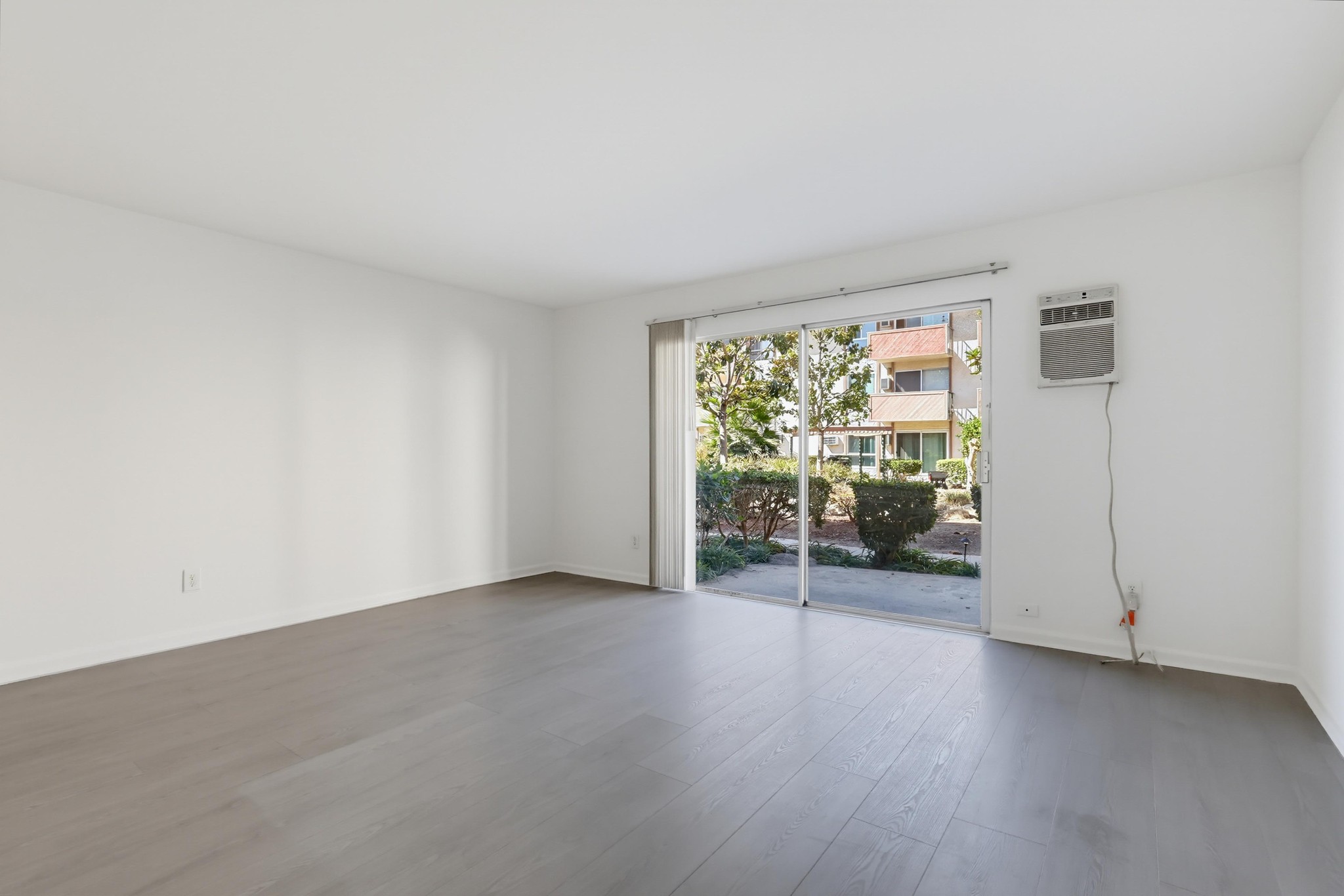 Virtual tour photo 8 of 47 for 5585 E Pacific Coast Hwy #107