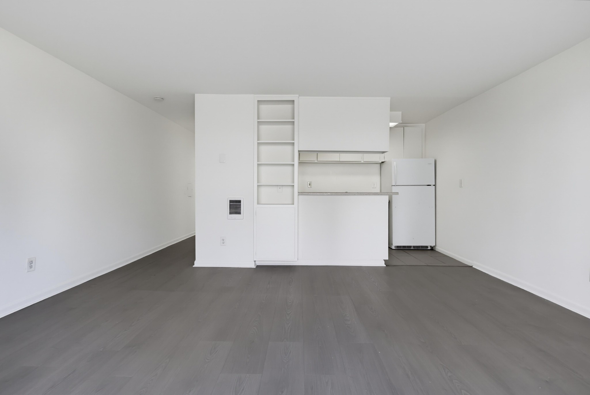 Virtual tour photo 12 of 47 for 5585 E Pacific Coast Hwy #107