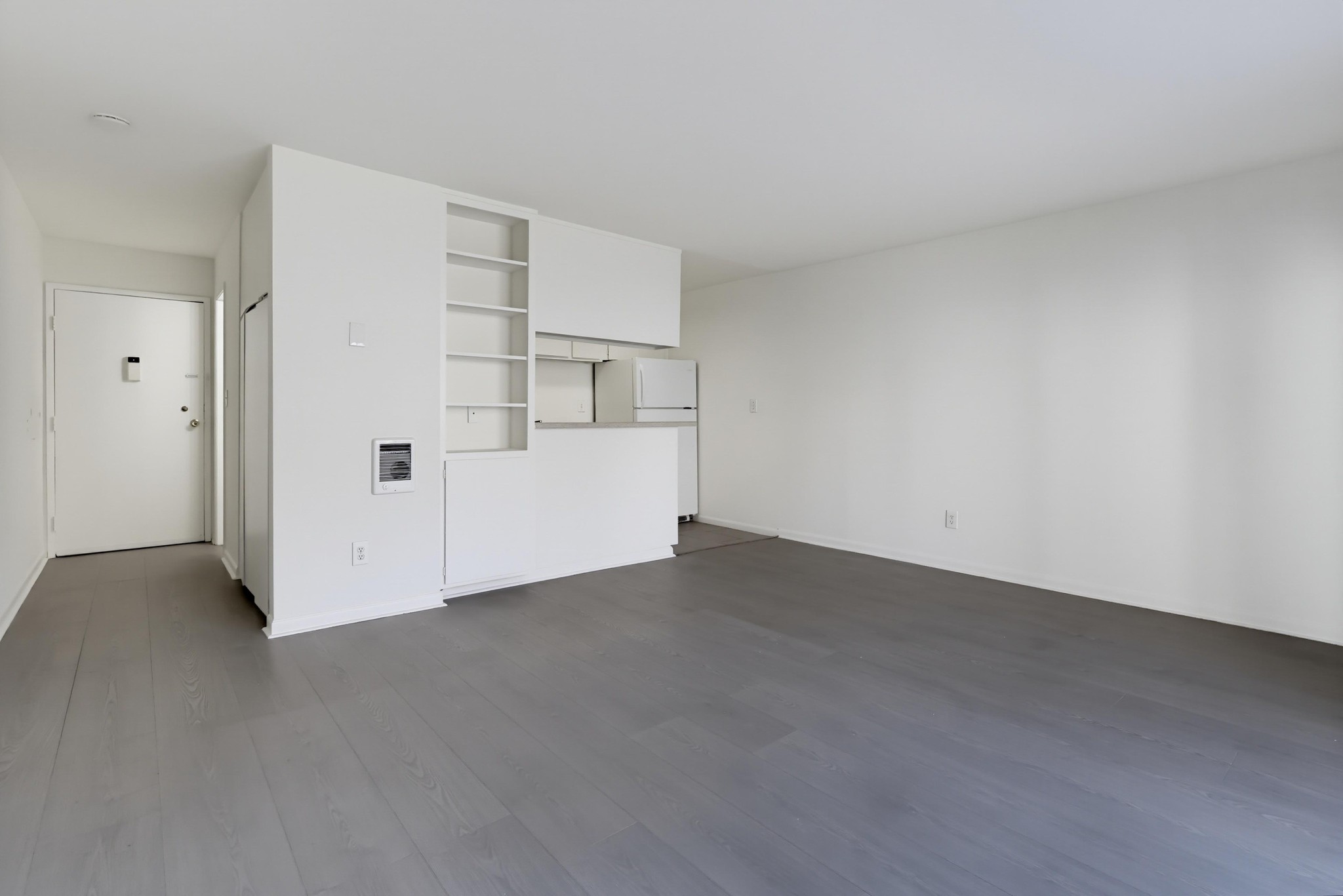 Virtual tour photo 13 of 47 for 5585 E Pacific Coast Hwy #107