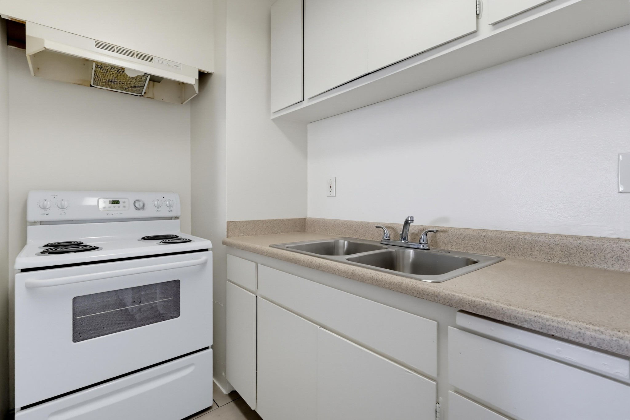 Virtual tour photo 17 of 47 for 5585 E Pacific Coast Hwy #107