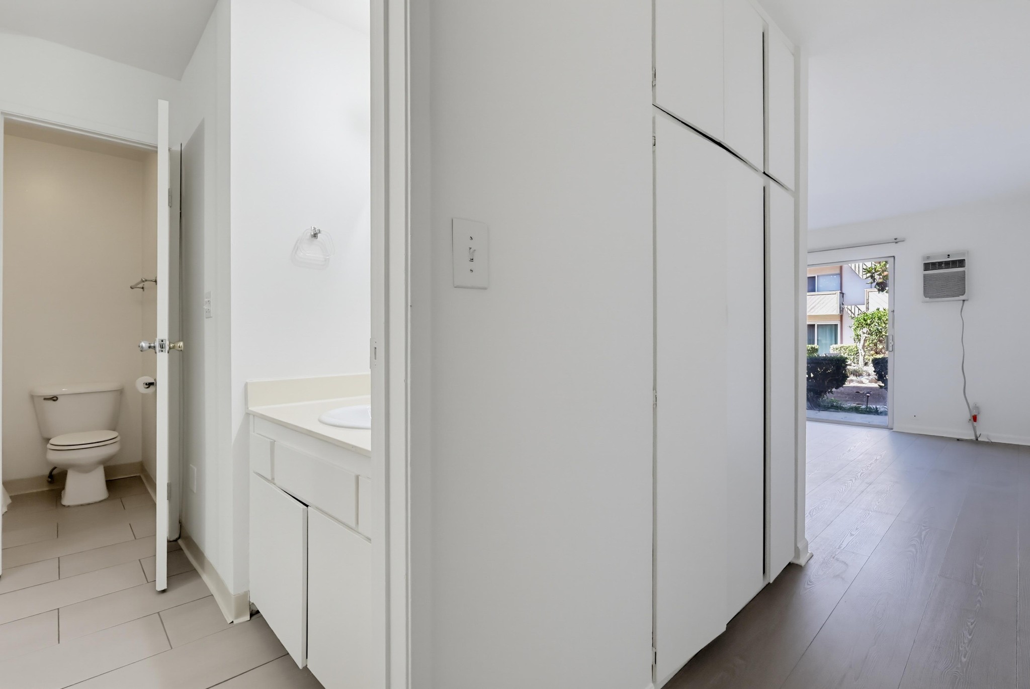 Virtual tour photo 19 of 47 for 5585 E Pacific Coast Hwy #107