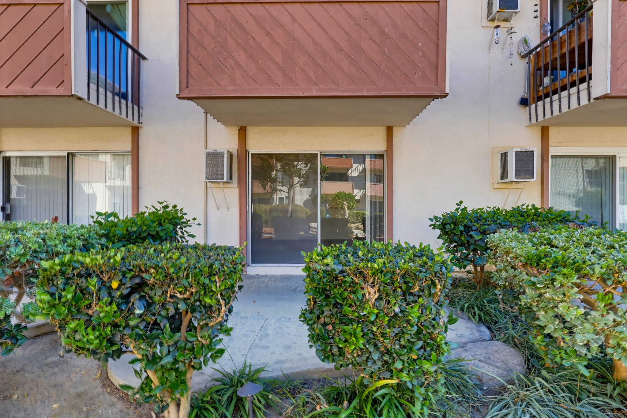 Virtual tour photo 35 of 47 for 5585 E Pacific Coast Hwy #107