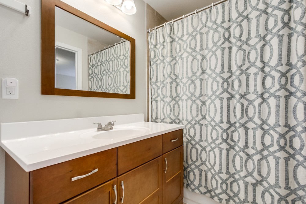 Virtual tour photo 22 of 41 for 5593 Hamill Ave