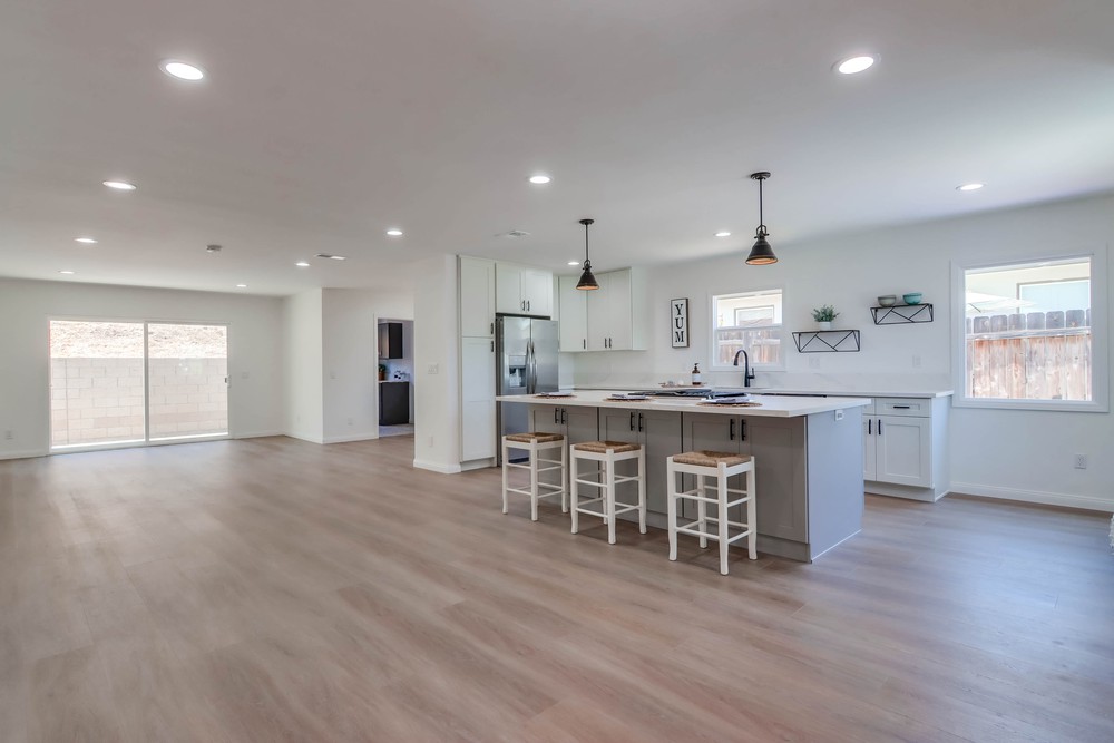 Virtual tour photo 7 of 48 for 5597 Hamill Ave