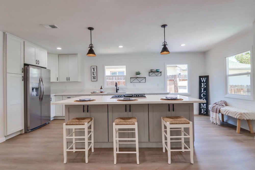Virtual tour photo 8 of 48 for 5597 Hamill Ave