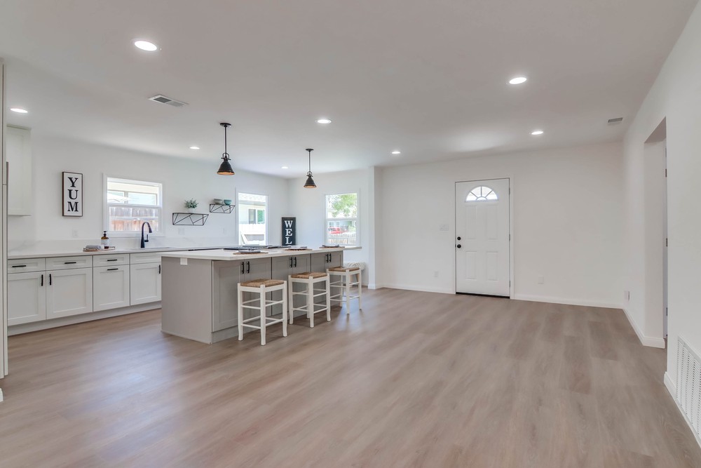 Virtual tour photo 23 of 48 for 5597 Hamill Ave