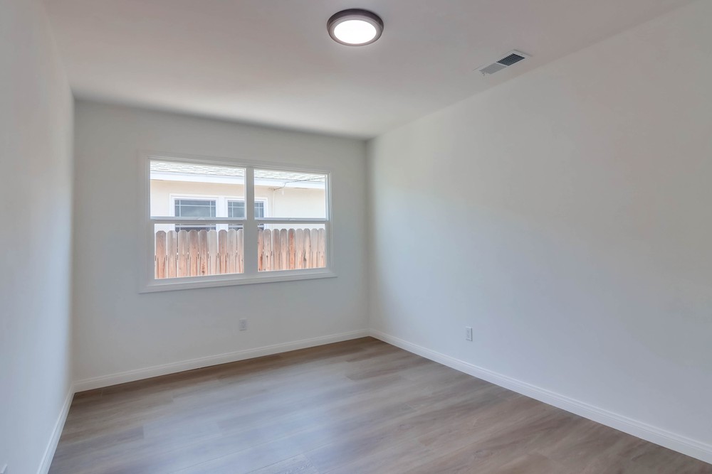 Virtual tour photo 40 of 48 for 5597 Hamill Ave
