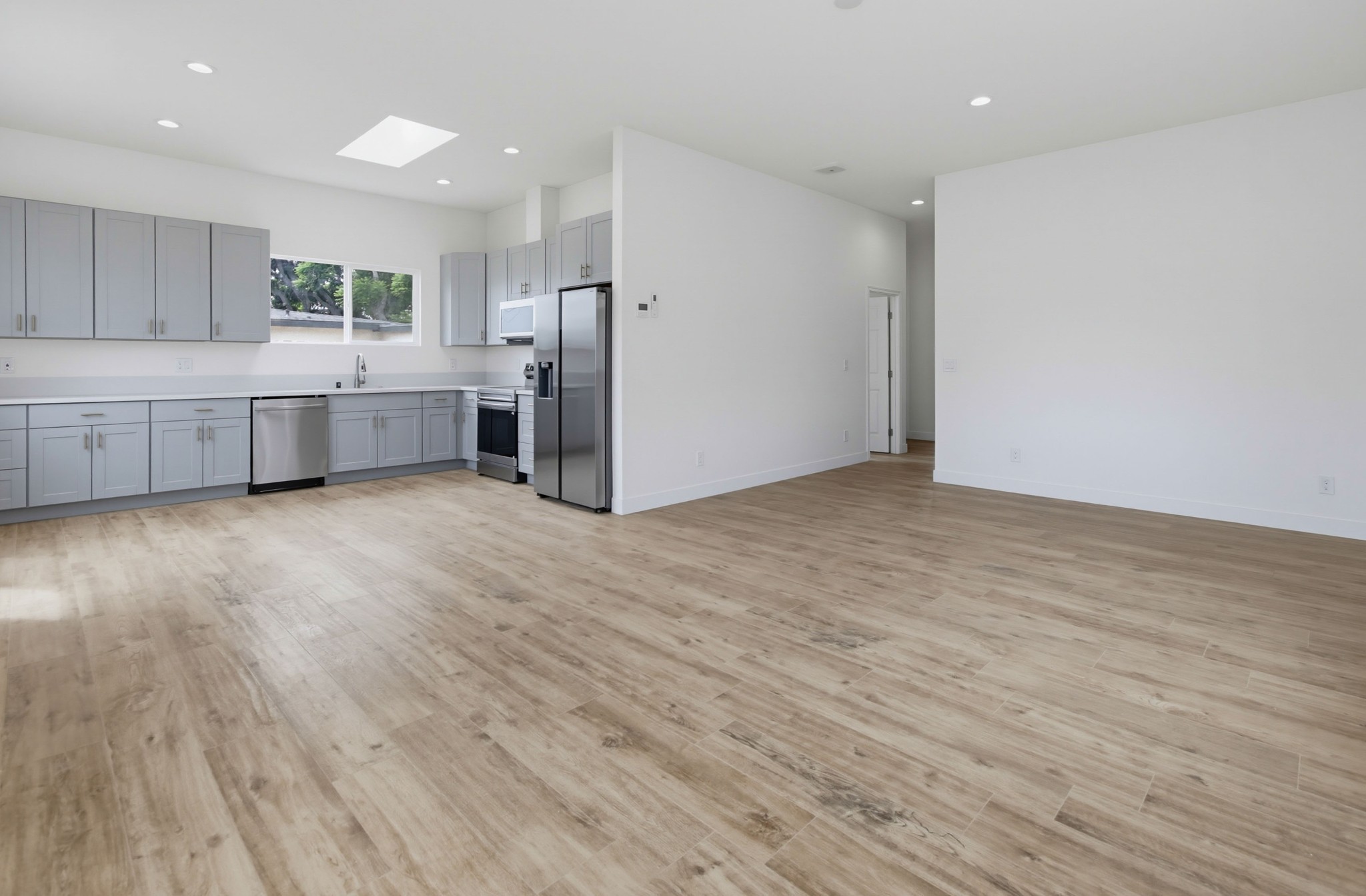 Virtual tour photo 7 of 32 for 560 F St