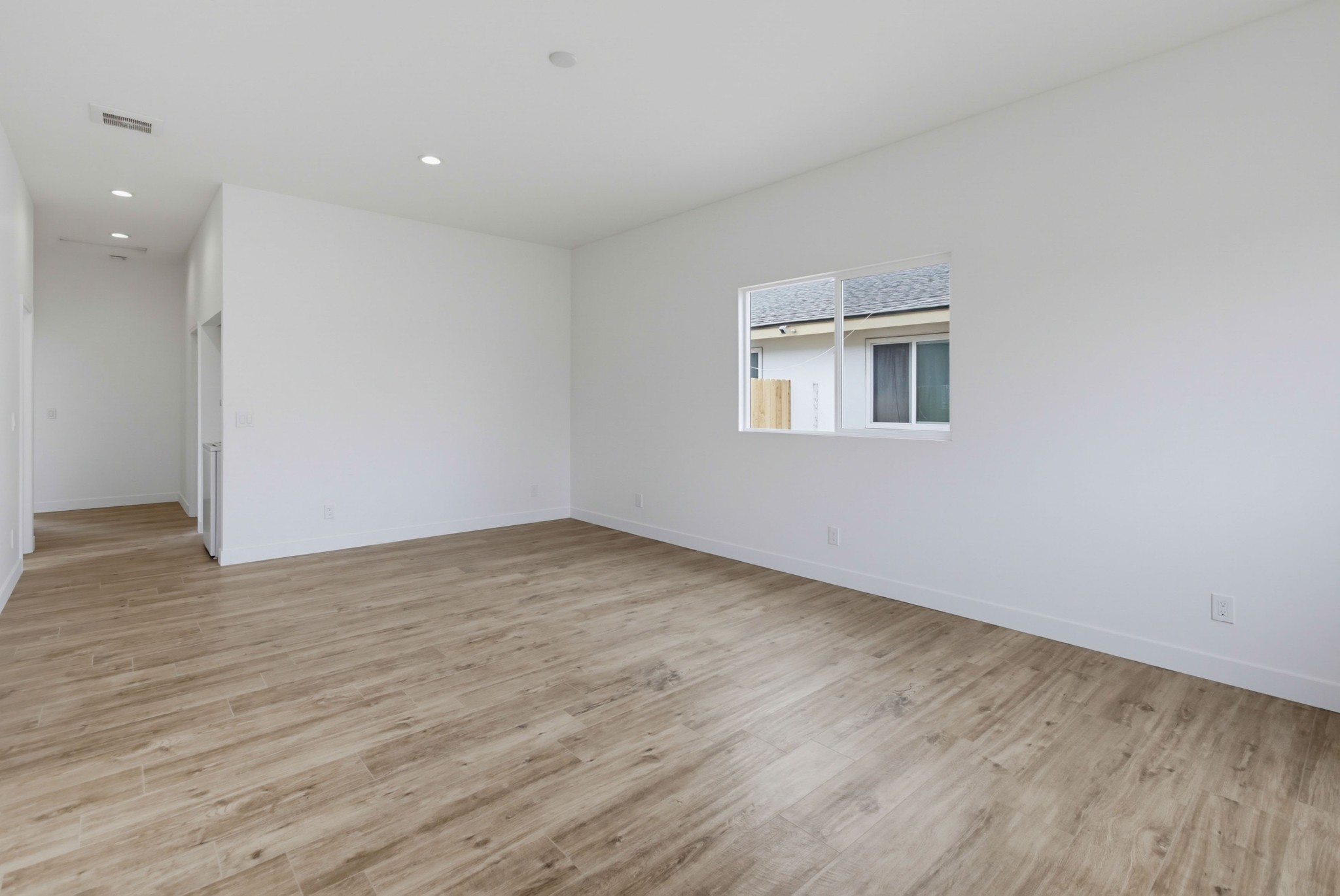 Virtual tour photo 8 of 32 for 560 F St
