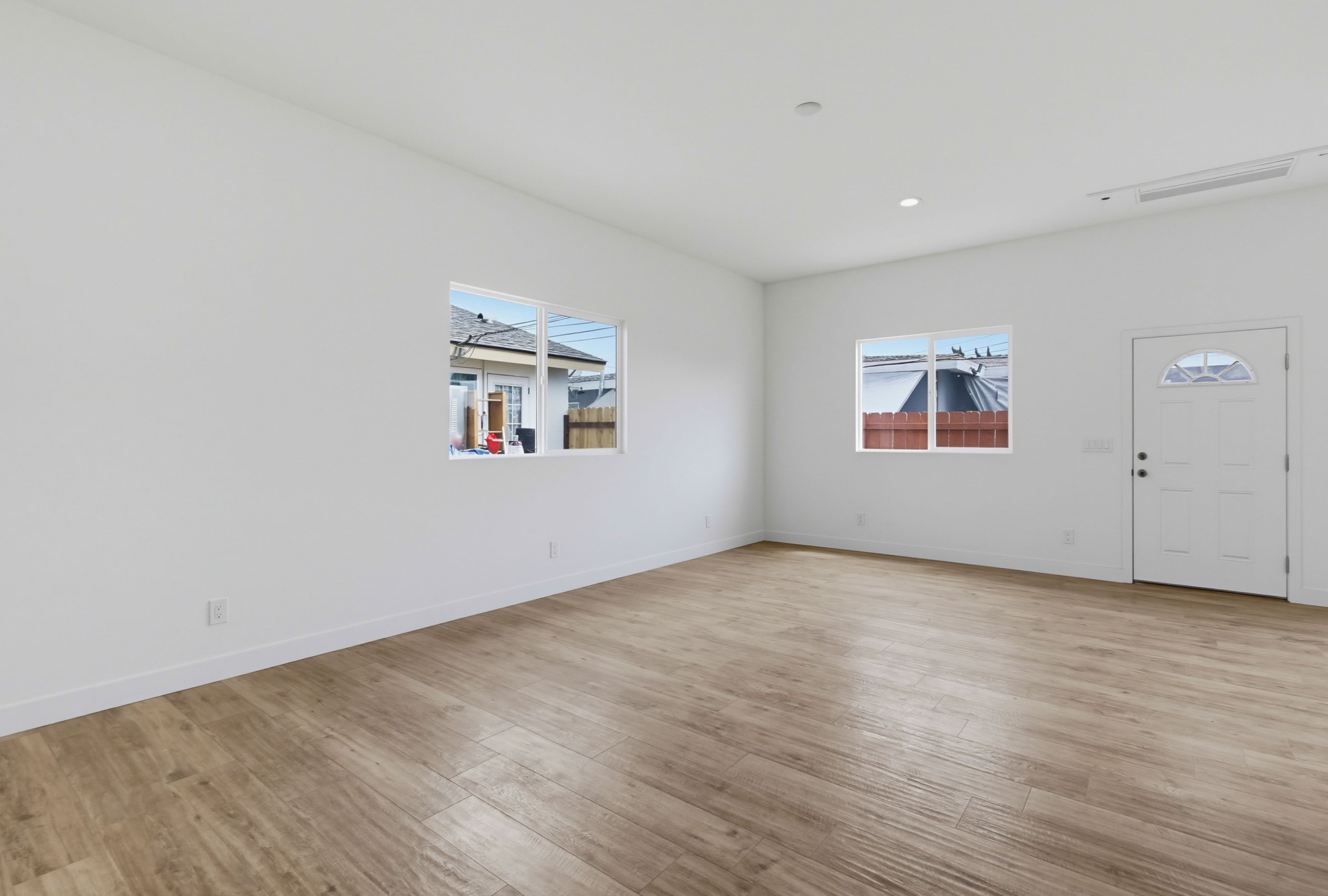 Virtual tour photo 9 of 32 for 560 F St
