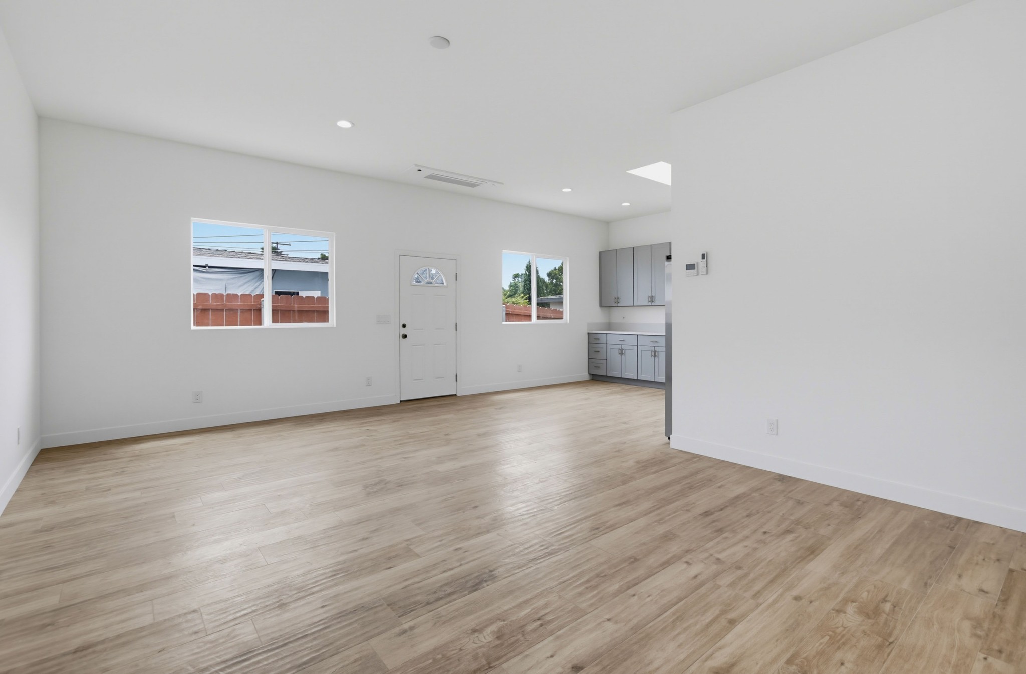 Virtual tour photo 10 of 32 for 560 F St