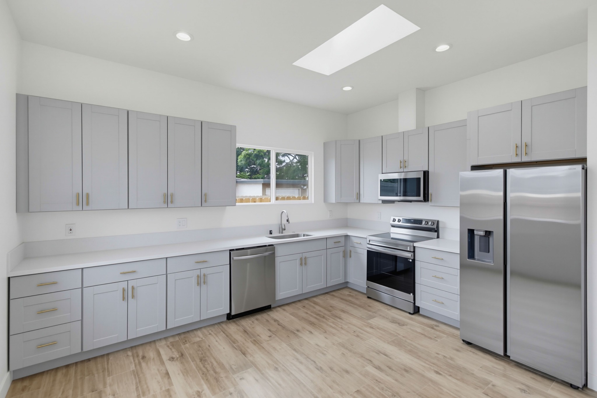 Virtual tour photo 11 of 32 for 560 F St