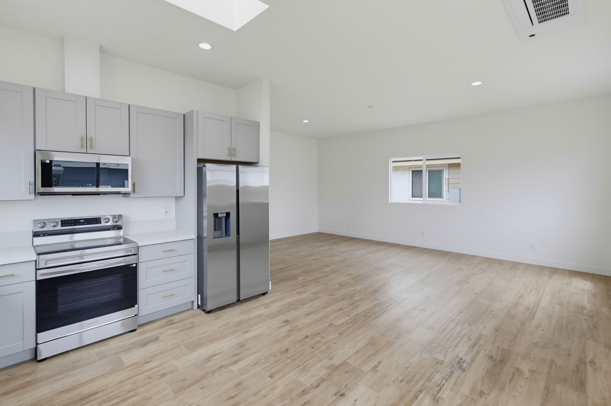 Virtual tour photo 14 of 32 for 560 F St