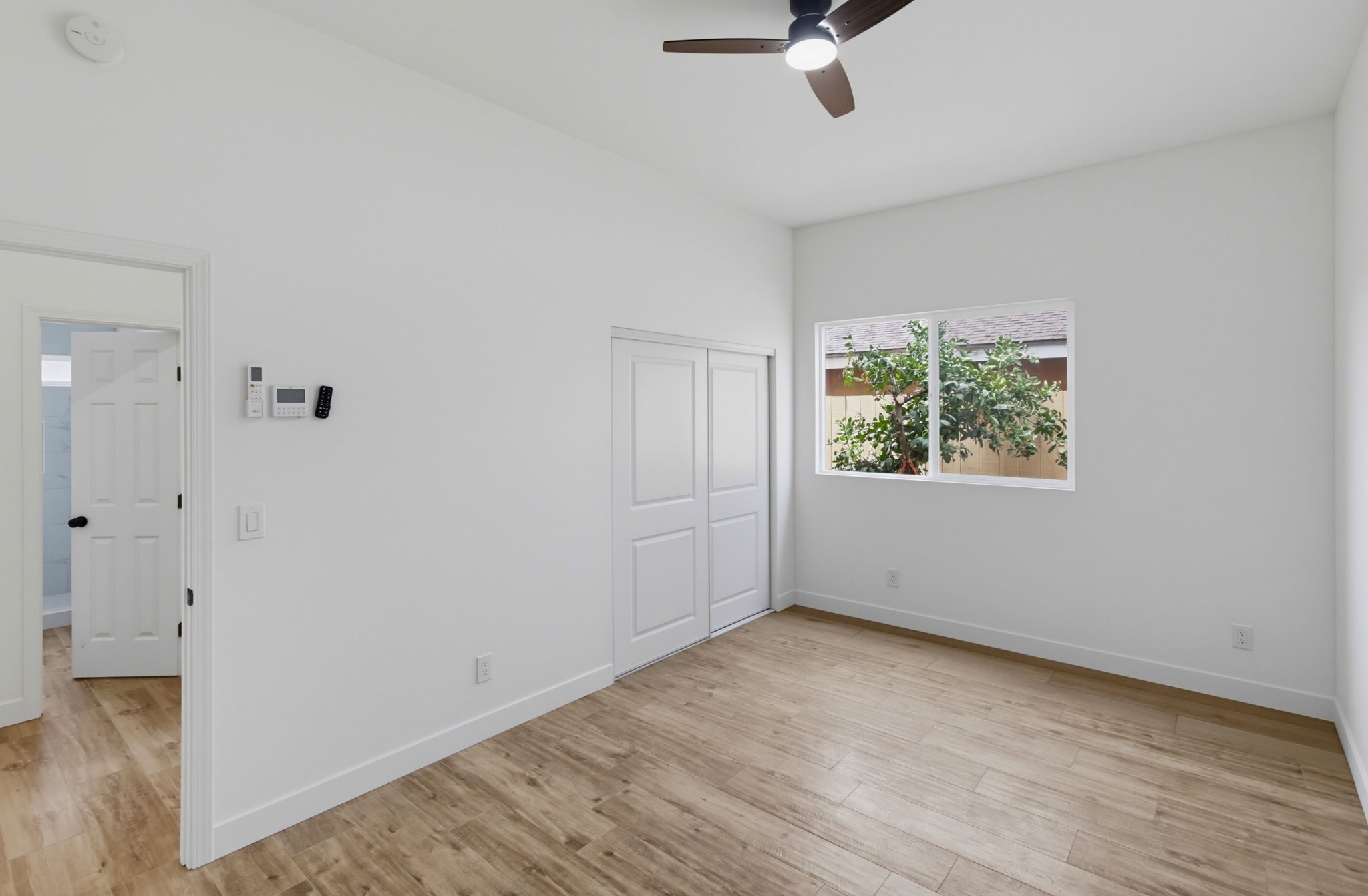 Virtual tour photo 17 of 32 for 560 F St