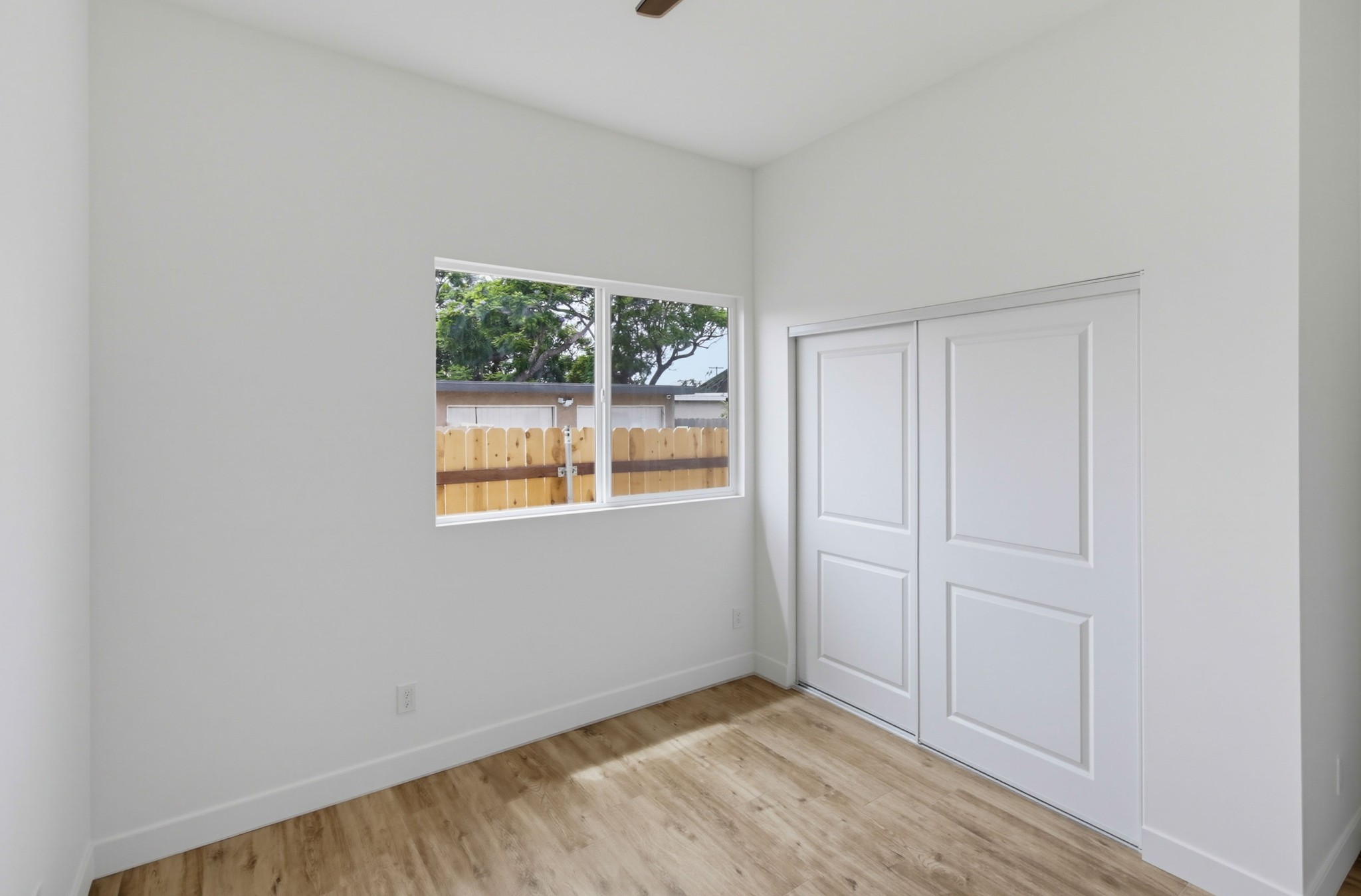 Virtual tour photo 23 of 32 for 560 F St