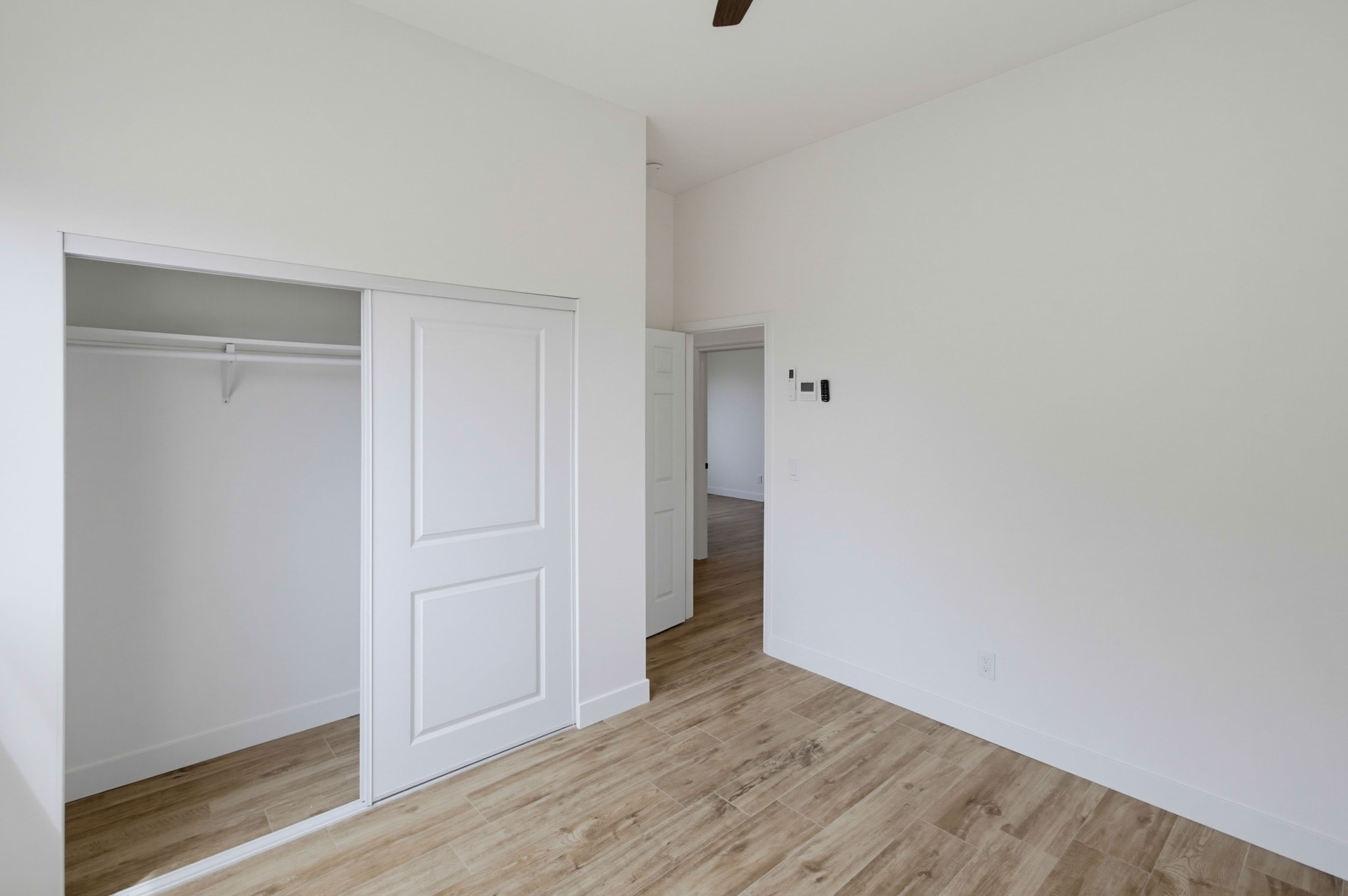 Virtual tour photo 24 of 32 for 560 F St