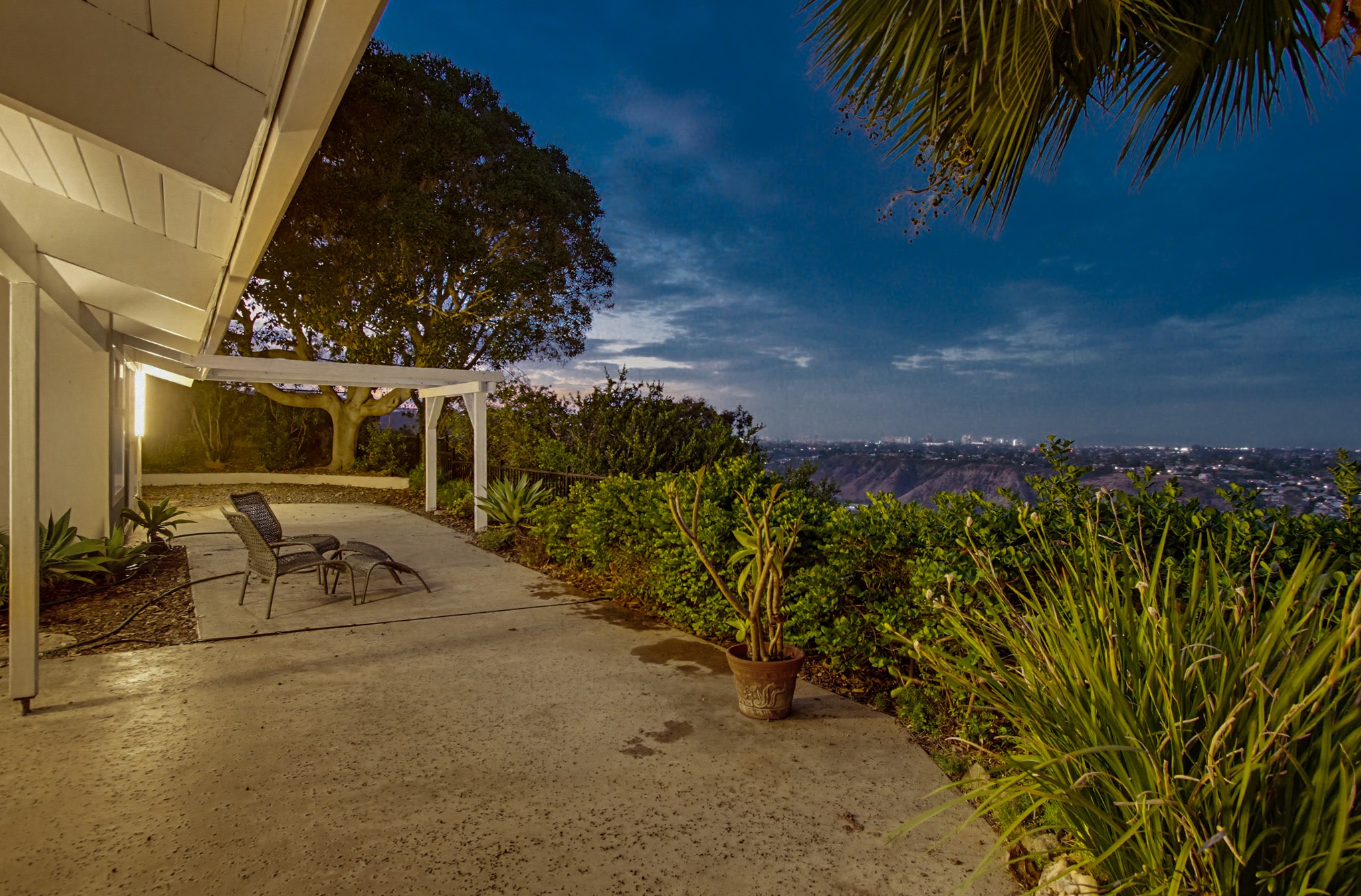 Virtual tour photo 13 of 81 for 5605 Soledad Mountain Rd