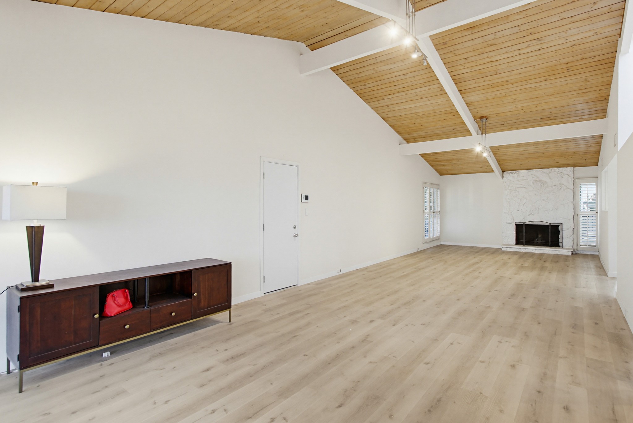Virtual tour photo 24 of 81 for 5605 Soledad Mountain Rd