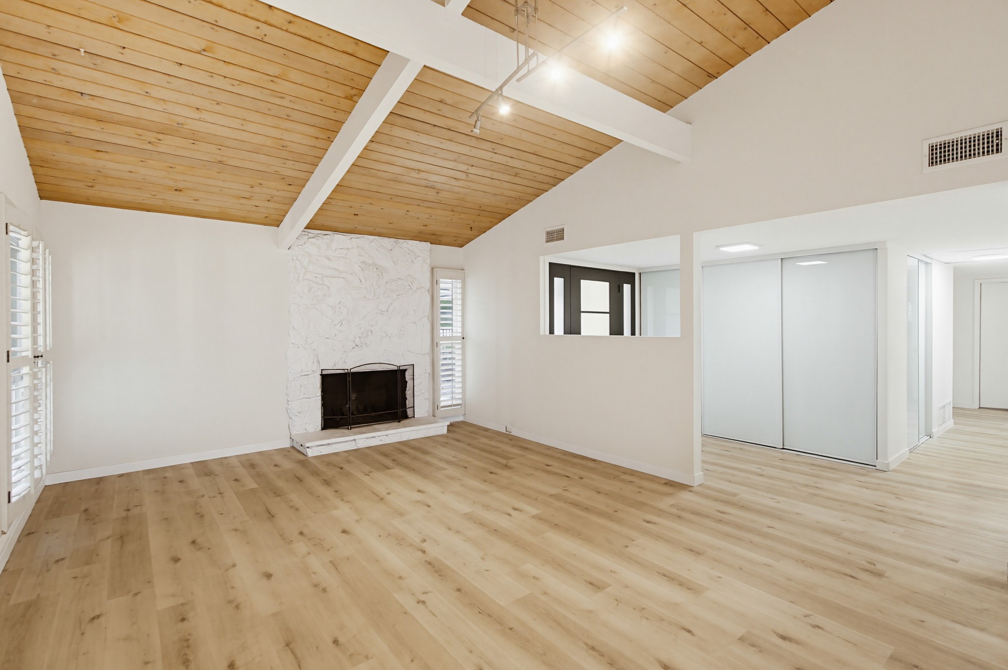 Virtual tour photo 26 of 81 for 5605 Soledad Mountain Rd