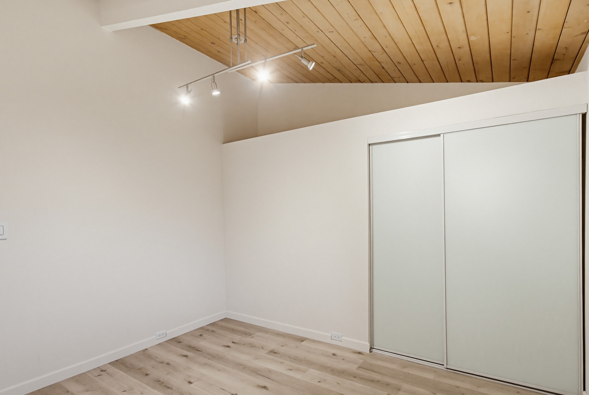 Virtual tour photo 47 of 81 for 5605 Soledad Mountain Rd