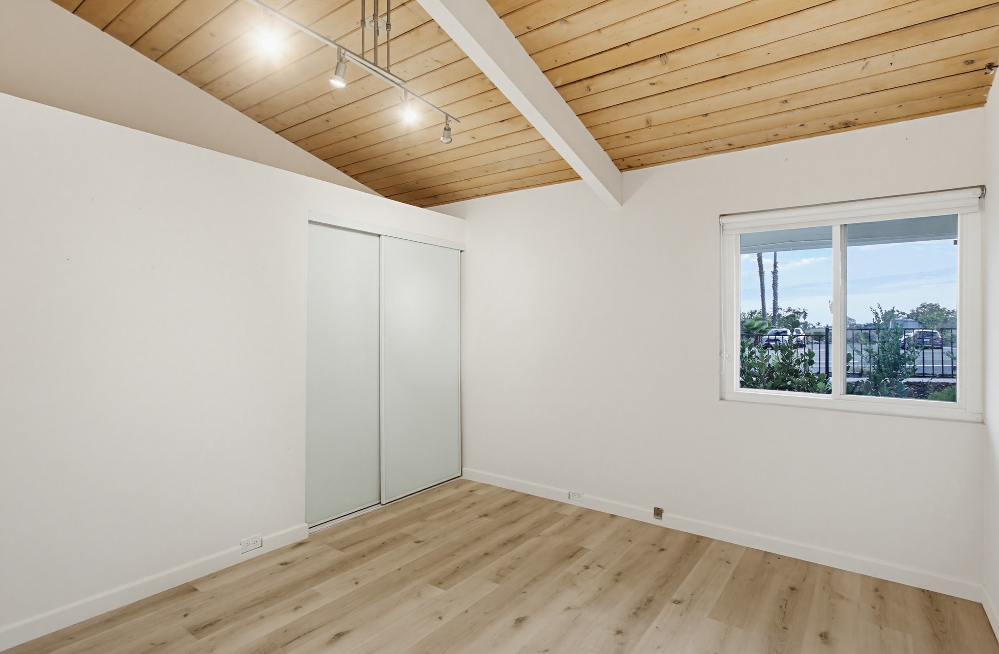 Virtual tour photo 48 of 81 for 5605 Soledad Mountain Rd