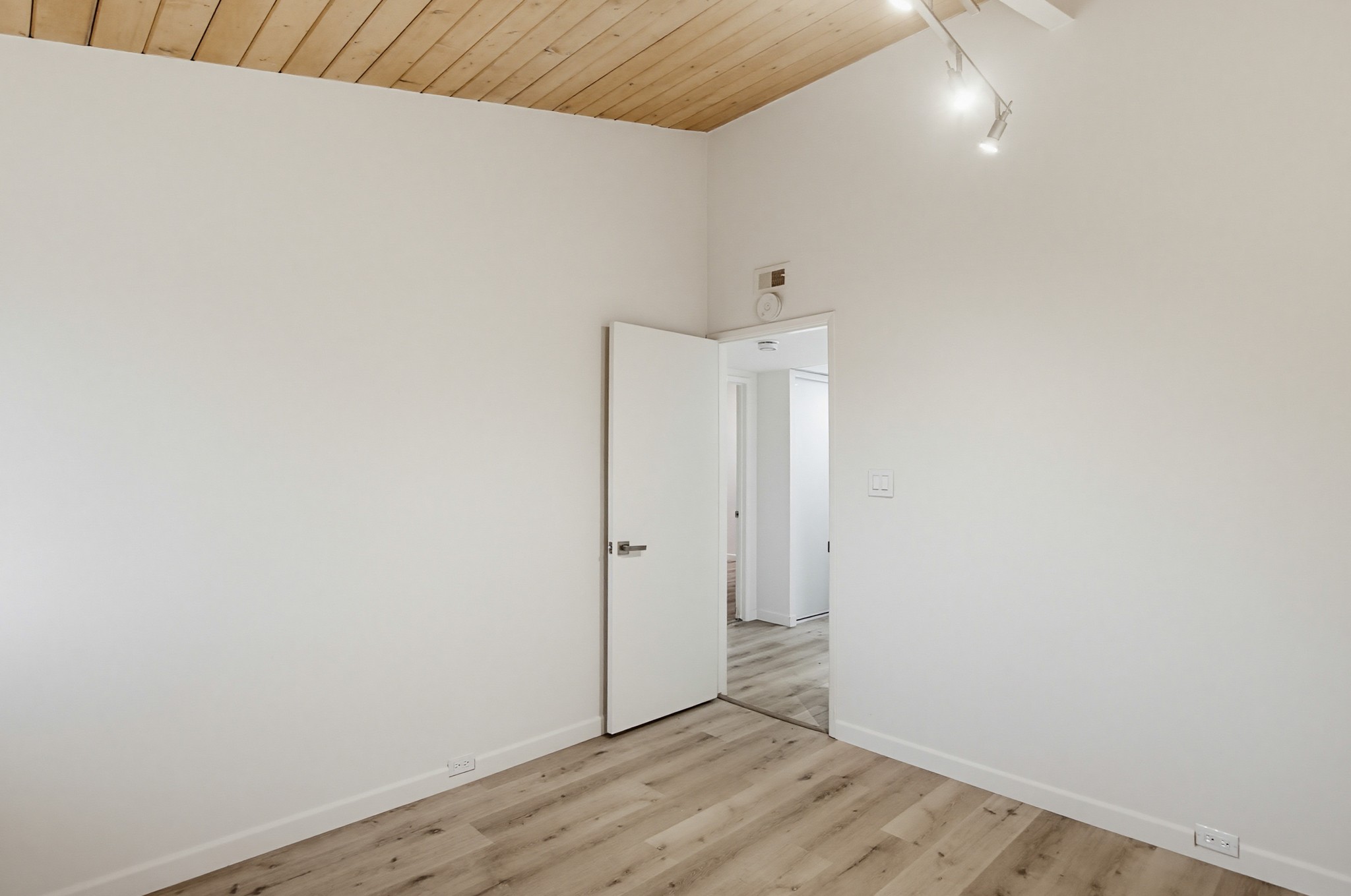 Virtual tour photo 49 of 81 for 5605 Soledad Mountain Rd