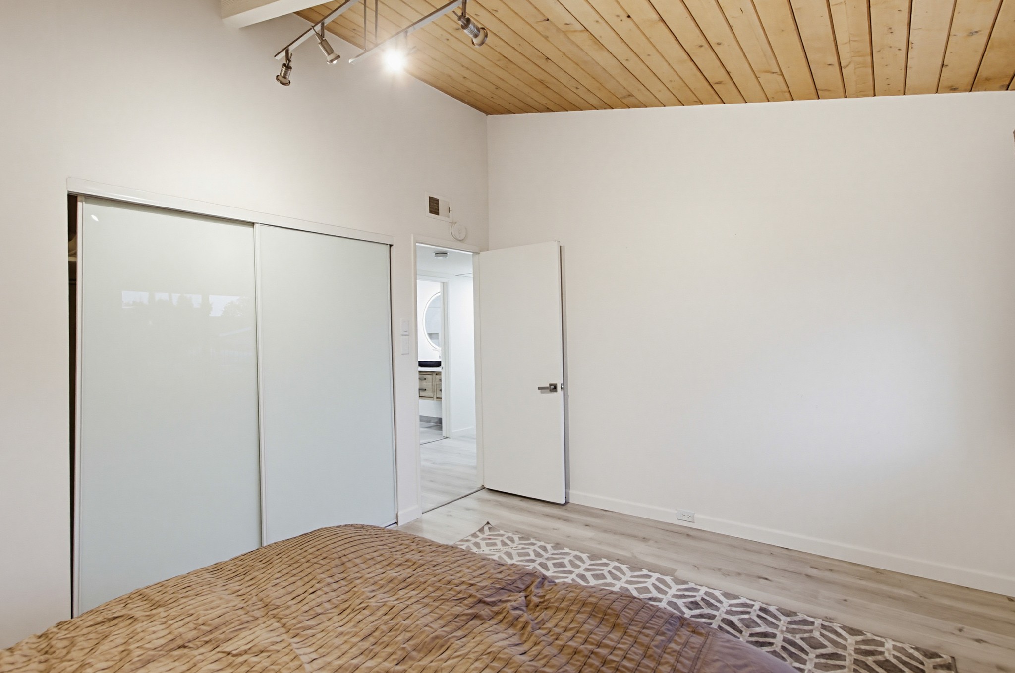 Virtual tour photo 53 of 81 for 5605 Soledad Mountain Rd