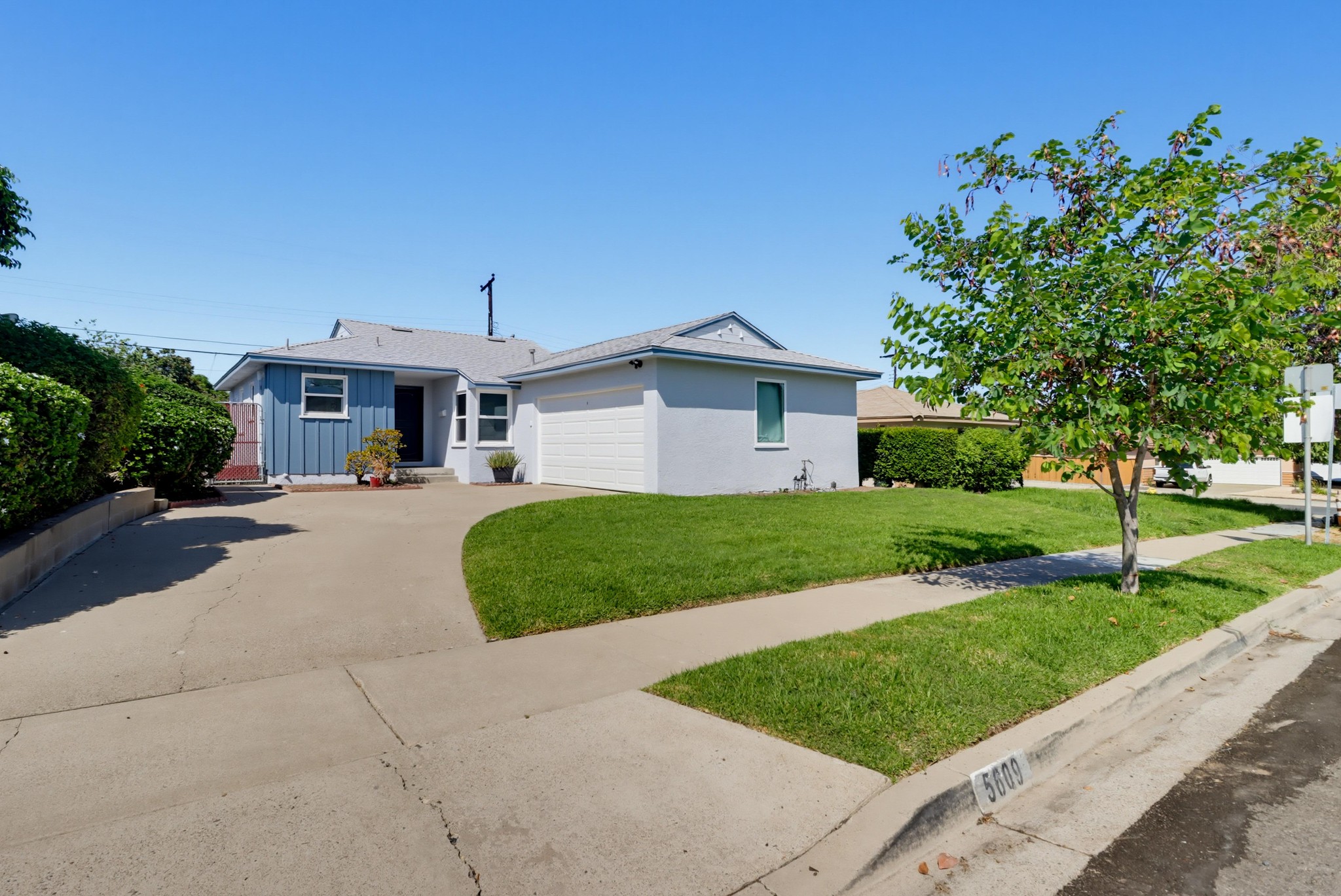 Virtual tour photo 1 of 41 for 5609 Barclay Ave