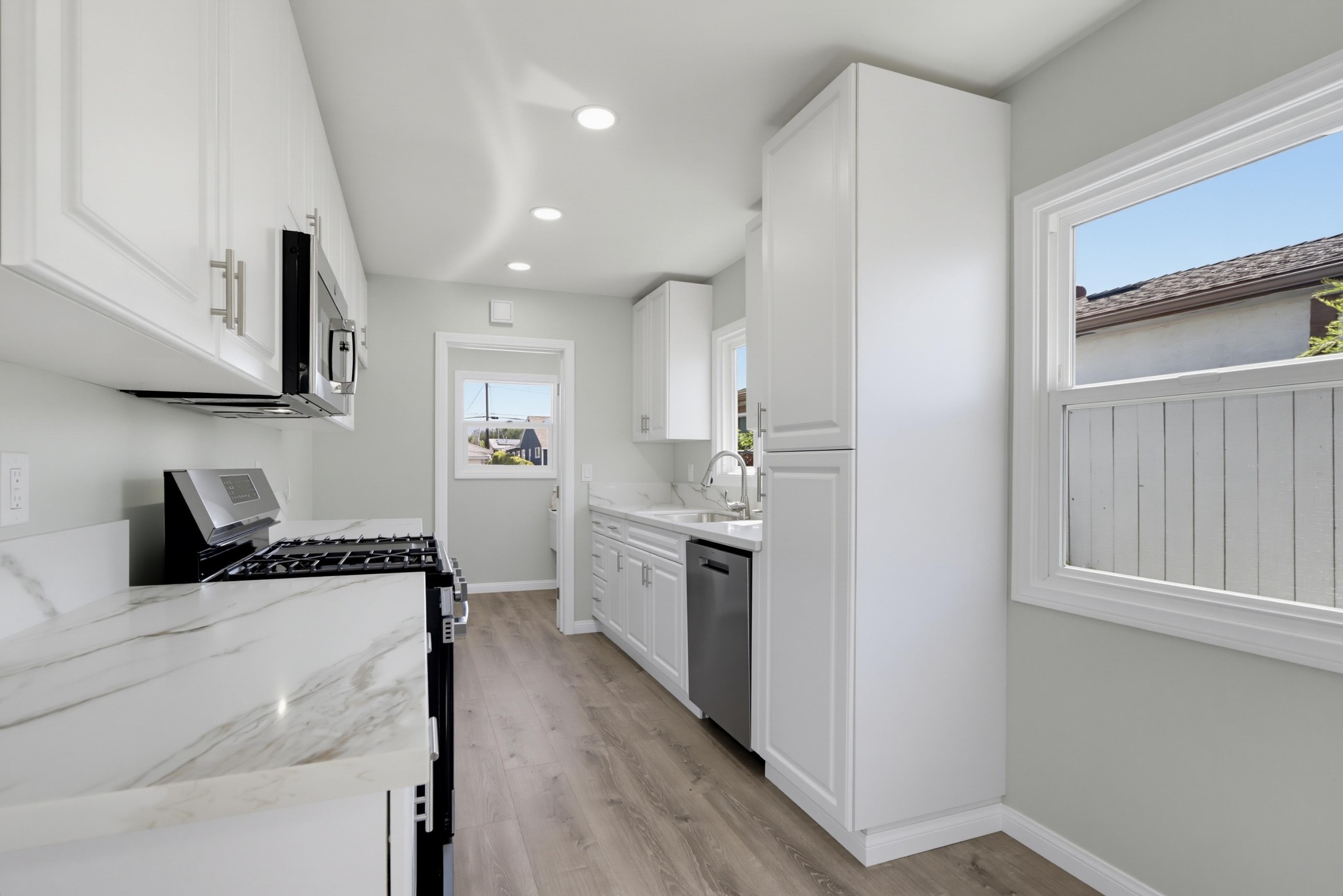 Virtual tour photo 14 of 41 for 5609 Barclay Ave