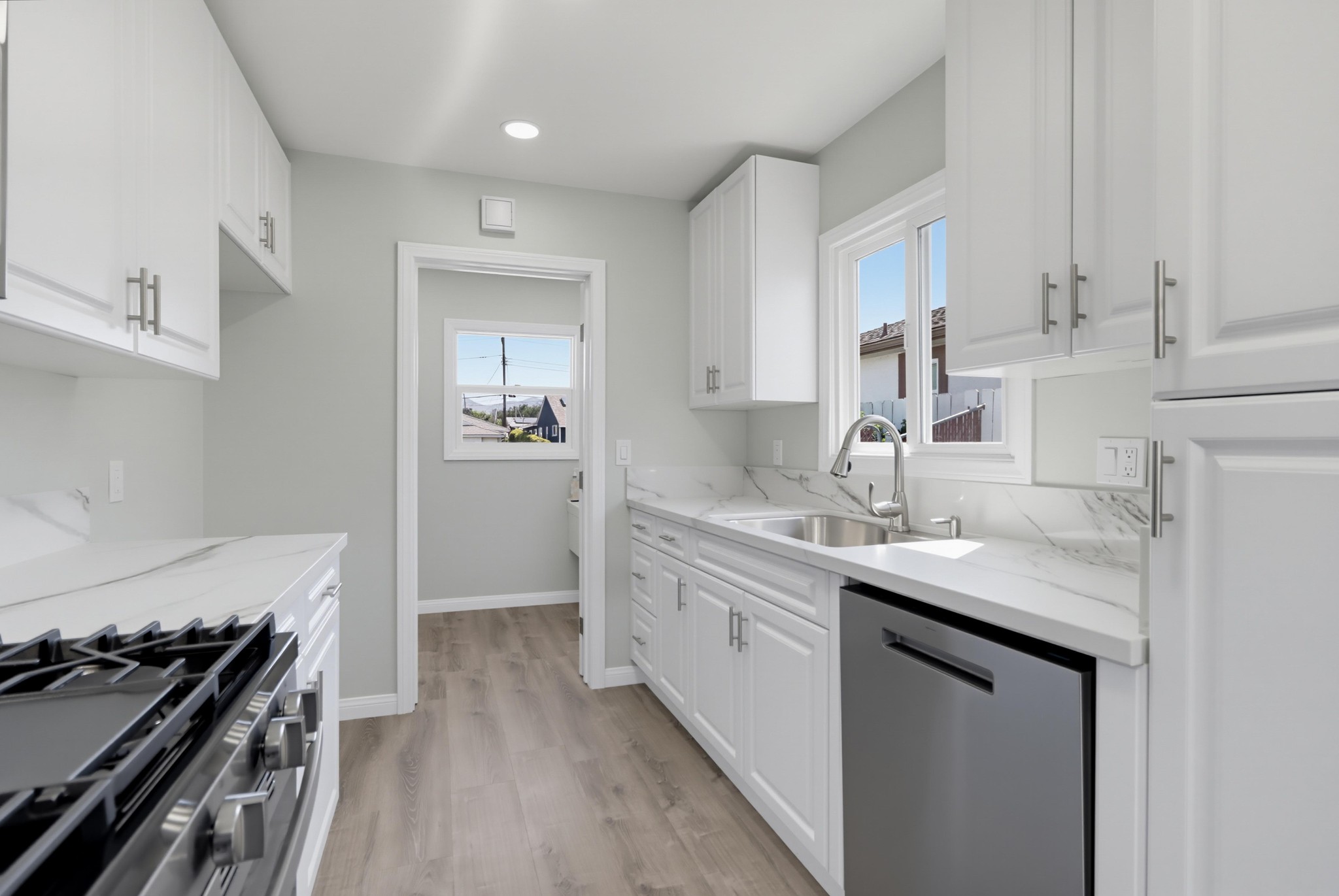Virtual tour photo 15 of 41 for 5609 Barclay Ave