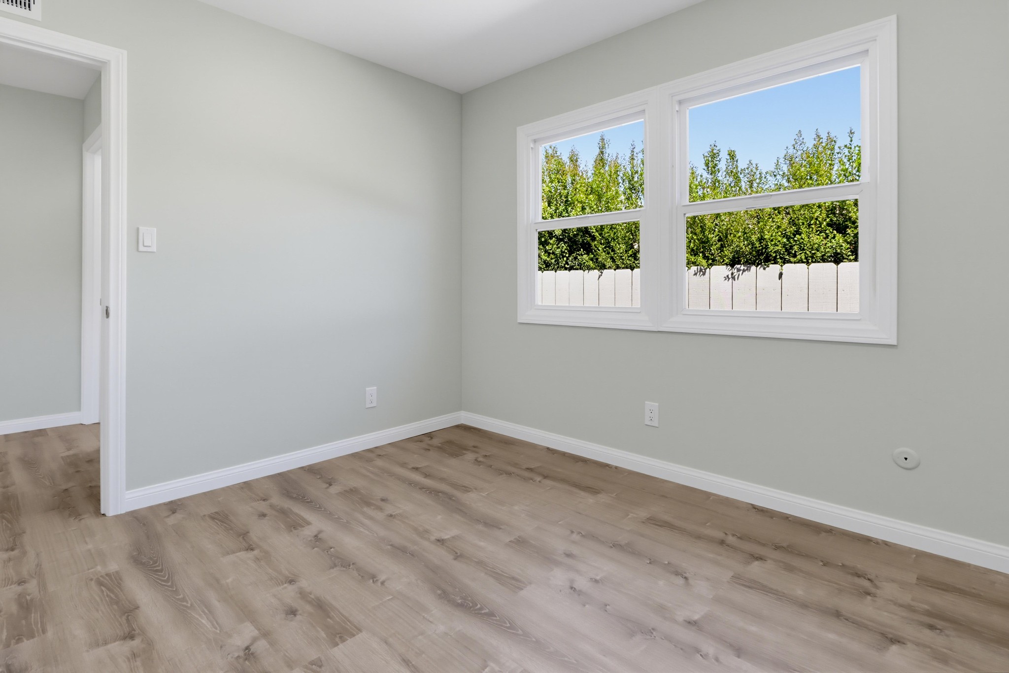 Virtual tour photo 22 of 41 for 5609 Barclay Ave