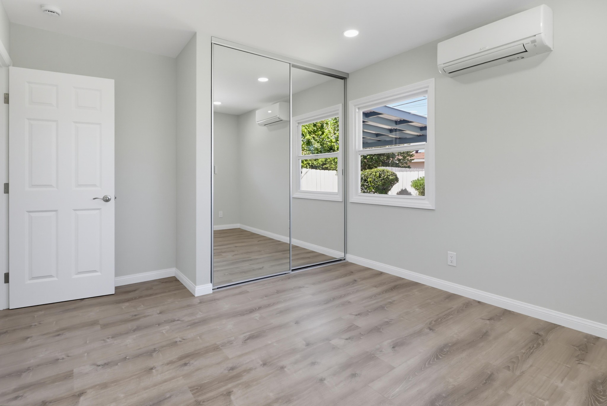 Virtual tour photo 27 of 41 for 5609 Barclay Ave