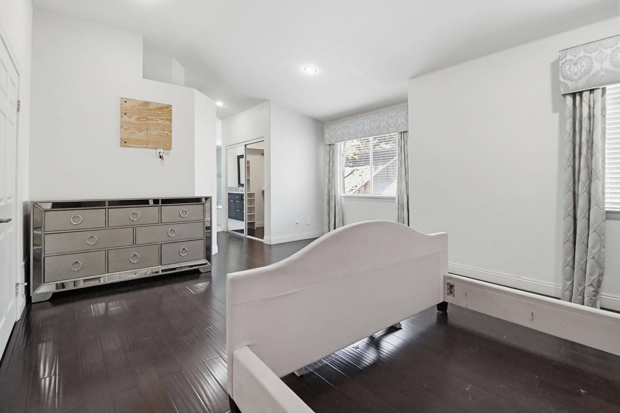 Virtual tour photo 31 of 79 for 561 Bayona Loop