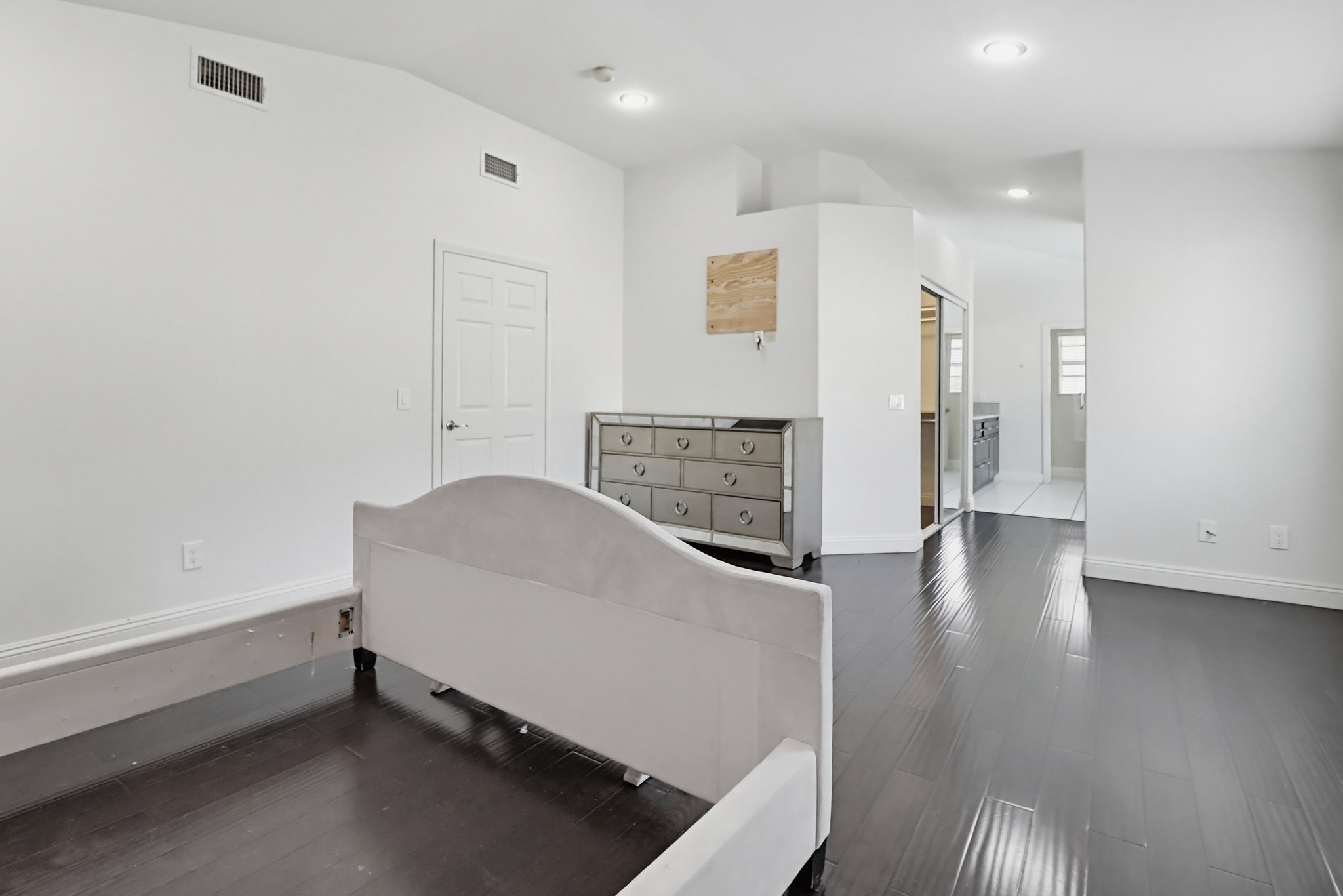 Virtual tour photo 32 of 79 for 561 Bayona Loop