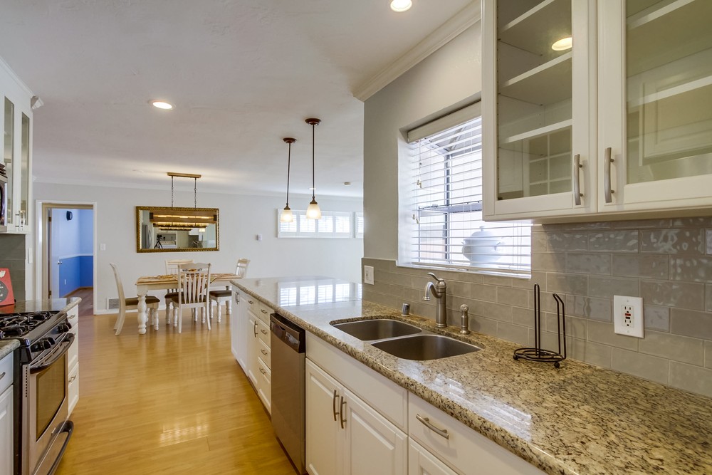 Virtual tour photo 17 of 34 for 5610 Raymar Ave
