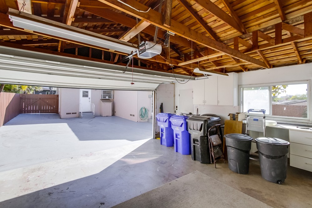 Virtual tour photo 29 of 34 for 5610 Raymar Ave