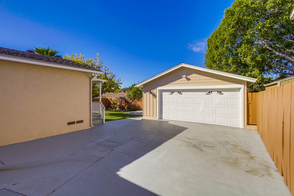 Virtual tour photo 30 of 34 for 5610 Raymar Ave