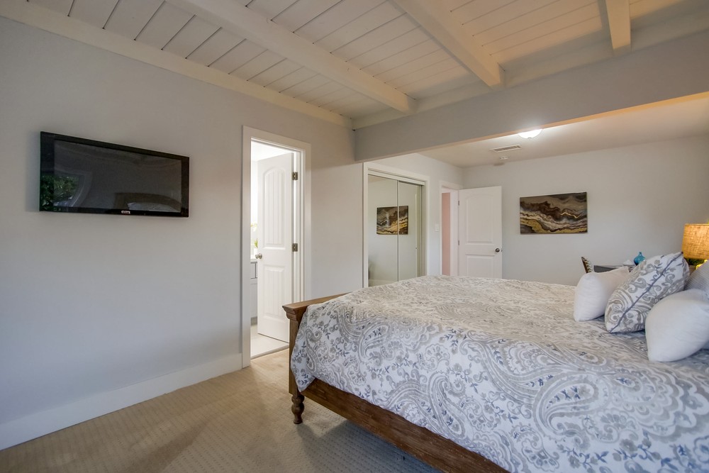 Virtual tour photo 42 of 79 for 5617 Easton Ave