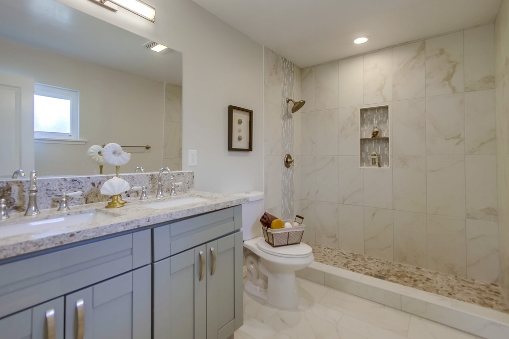 Virtual tour photo 27 of 44 for 562 Maitland Ave