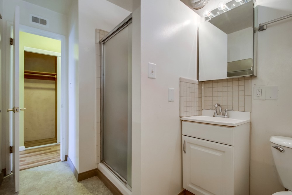 Virtual tour photo 29 of 40 for 5624 Roanoke St