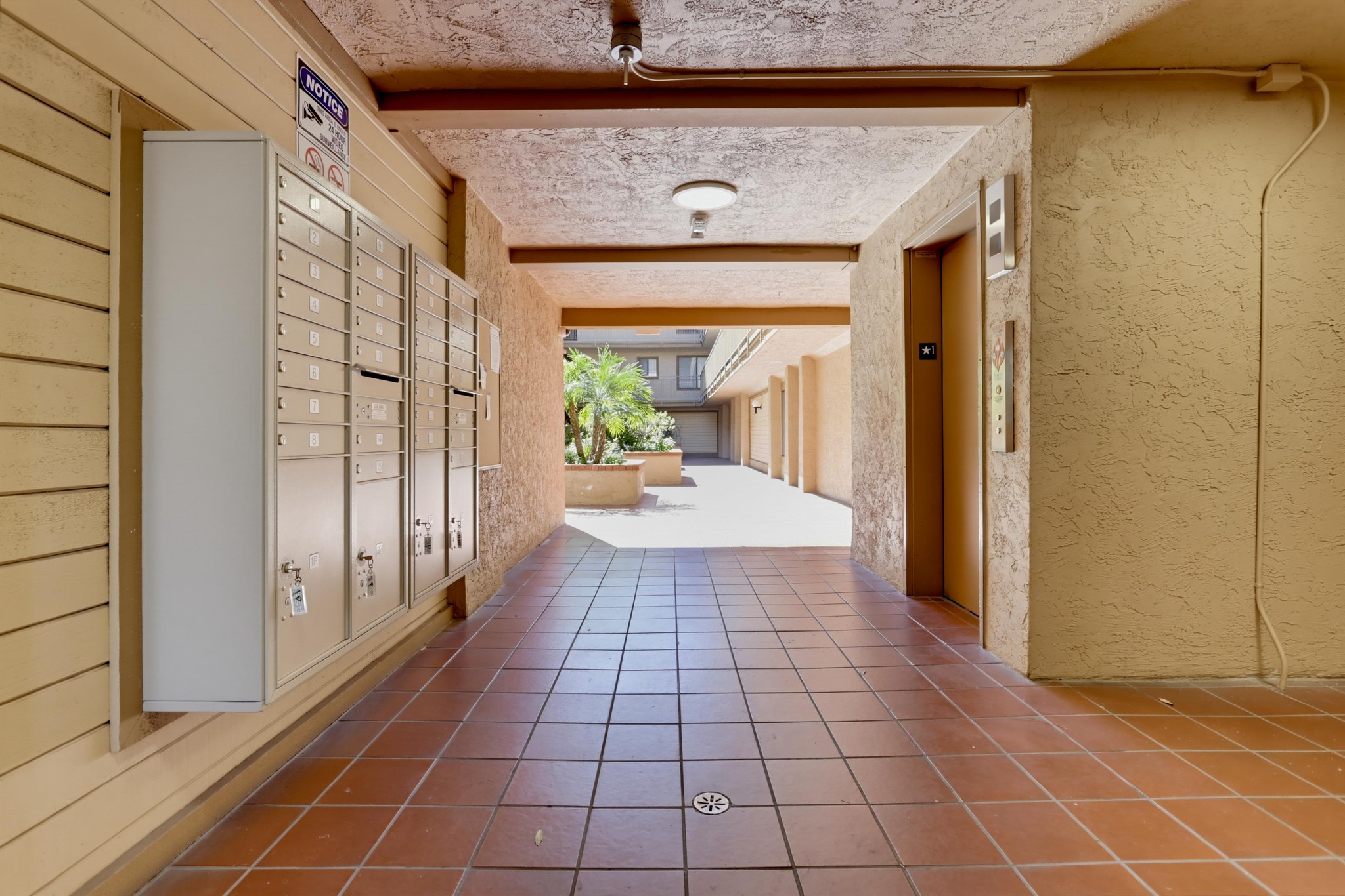 Virtual tour photo 4 of 36 for 5649 Lake Park Way