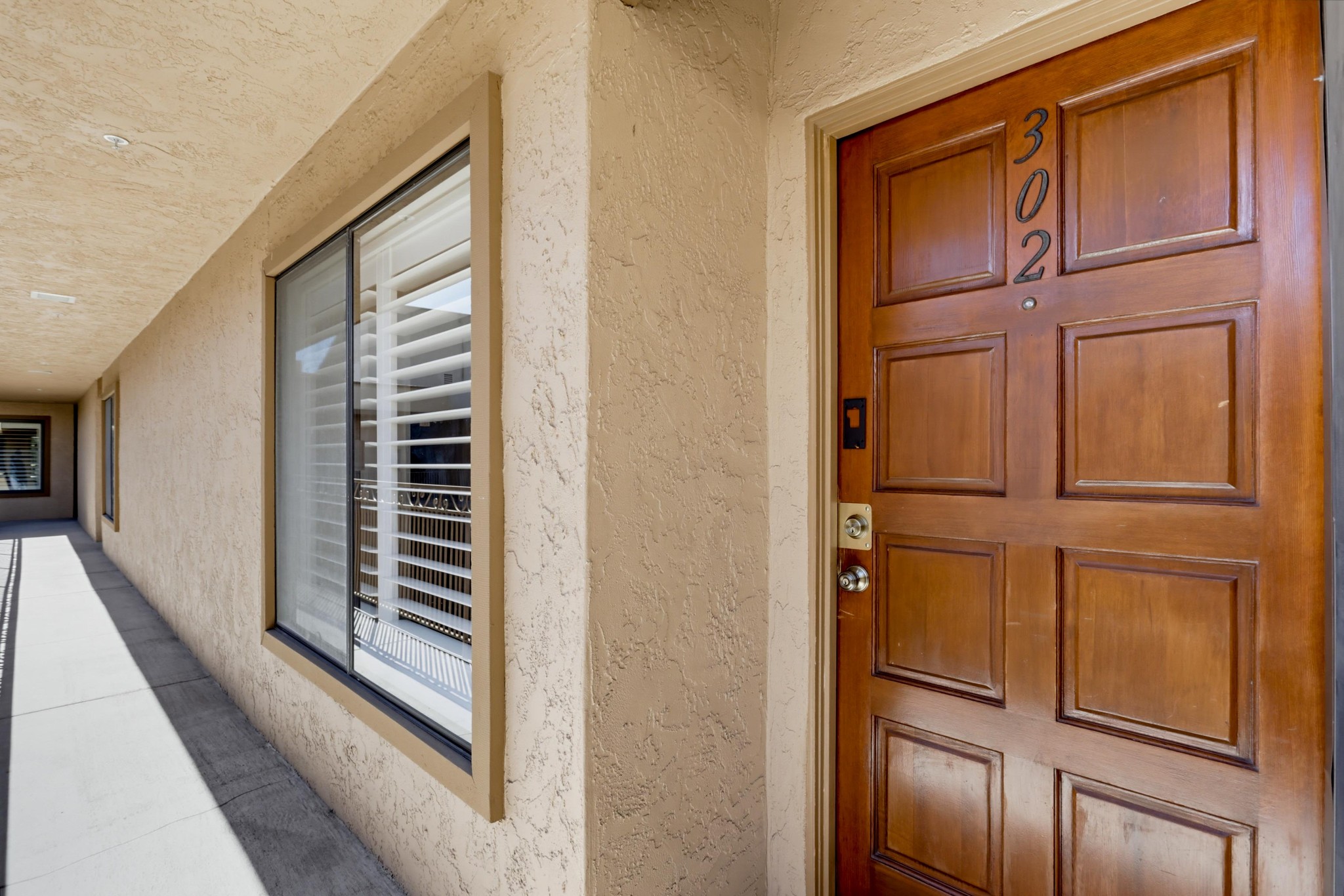 Virtual tour photo 5 of 36 for 5649 Lake Park Way